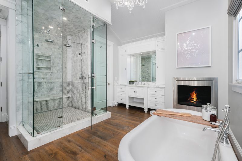 Elegant Bathtub and Shower Combos